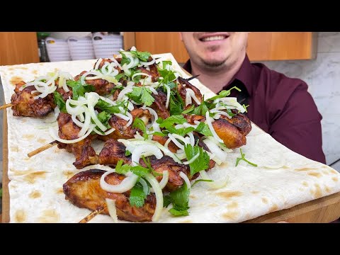 Видео: Вкуснейшее МЯСО на ПРАЗДНИК! Очень Вкусные и Хрустящие КРЫЛЫШКИ в духовке! Хит Нового Года!