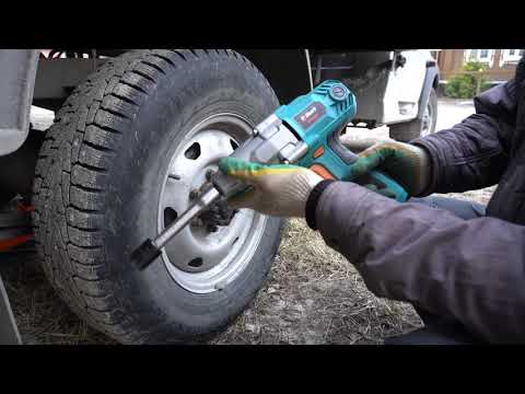 Видео: Гайковерт Bort BSR-900 в паре с Домкрат OMBRA OHT203 3 тонны против УАЗ ПРОФИ - Кто кого?