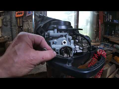Видео: Регулировка клапанов лодочного мотора Suzuki DF2,5 Двигатель проработал 35 часов после ремонта.