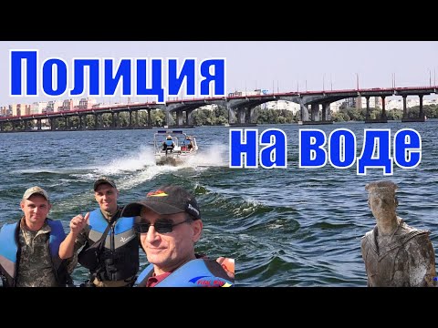 Видео: Патрульная полиция на Днепре, могилка и моряк "Сталин" / VitalWay