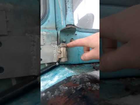 Видео: Перенос петель двери мтз малая кабина (подробнее)