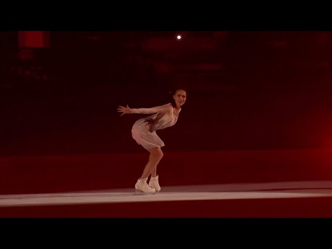 Видео: Алина Загитова на льду под живой вокал Сергея Лазарева! - Новогоднее шоу Волшебство на Льду 2024
