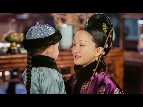 Видео: Сын специально для мамы сорвал цветок сливы.