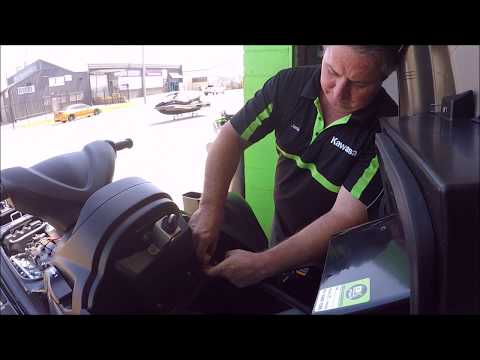 Видео: Как правильно промыть Kawasaki STX-15F