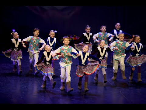 Видео: "Кадриль", Ансамбль "Улыбка". "Quadrille", "Smile" ensemble.