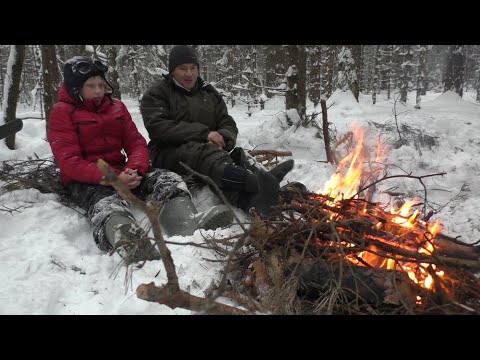 Видео: ВЗЯЛ СЫНА И УШЛИ В ЛЕС! Поход в лес ПО СУГРОБАМ!
