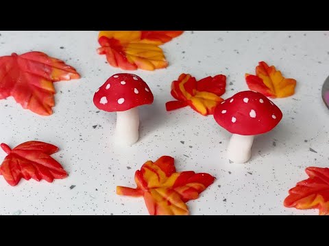 Видео: Мухоморы и Осенние Листья из Мастики для Торта // Toadstools and leaves made from fondant for cake