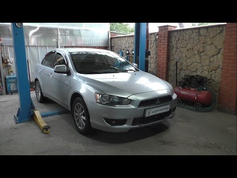 Видео: Замена передних шаровых опор на Mitsubishi Lancer X 1,5 2007 года Мицубиси Лансер