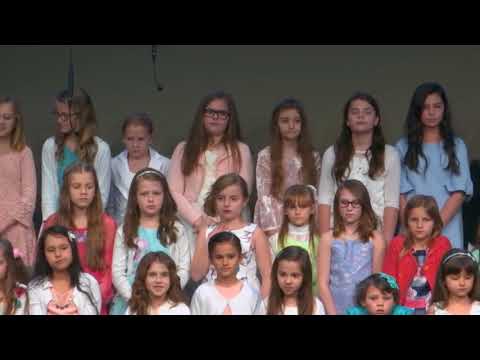 Видео: Я дивлюсь на небес висоту - дитячий хор Пасха 2018