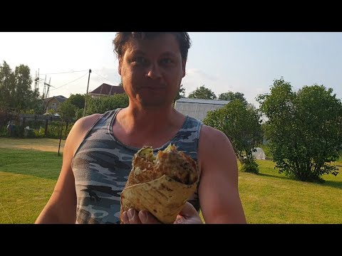 Видео: Готовим хрустящую и СОЧНУЮ ШАУРМУ на ГРИЛЕ 🥙 | На что и ГДЕ мы БУДЕМ жить в СТАРОСТИ?