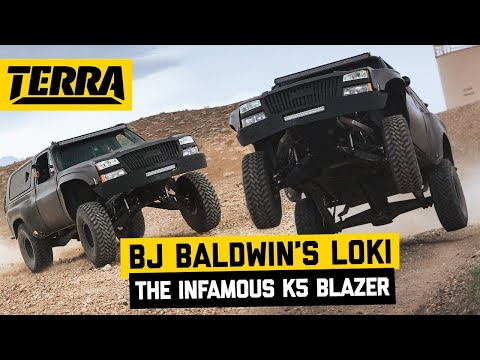 Видео: LOKI — LS7 K5 Blazer Prerunner Би Джей Болдуина ездит на заднем колесе! | СОЗДАН, ЧТОБЫ РАЗРУШАТЬ