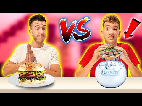 Видео: СУХА СРЕЩУ МОКРА ХРАНА CHALLENGE