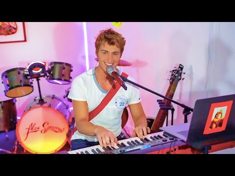Видео: Человек-оркестр! Алексей Воробьев поет без минуса, создавая в реальном времени live loop аранжировки