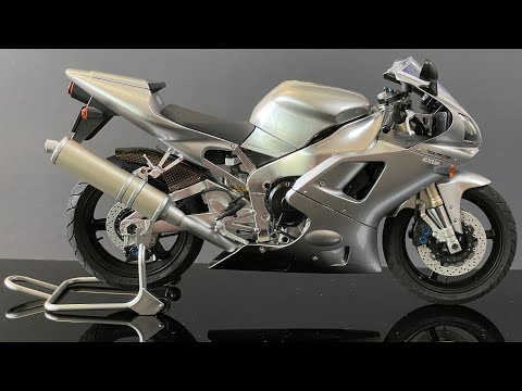 Видео: [Полное строительство] Yamaha YZF-R1 & Taira Racing - Модель 1/12 (Tamiya)