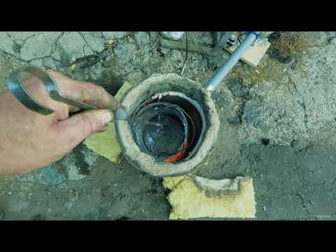 Видео: плавим на отработке, розлив в воду устройство горелки.