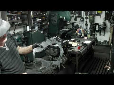 Видео: Nissan Sunny 2001г двс QG15DE ремонт двс . Разборка.