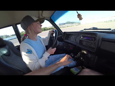 Видео: СТИЛ И РАВШАН НАУЧИЛИ ФАСОЛЬКУ ВОДИТЬ ЖИГУЛИ И ДРИФТИТЬ - Fasoollka, Steel, Ravshan, Vatarls