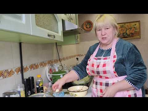 Видео: Стейки из капусты и куриного филе. Сырный суп с фрикадельками и фасолью.