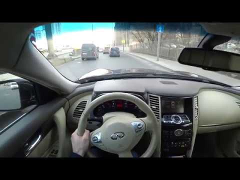 Видео: За рулем Infiniti FX35 в ГОРОДЕ. дутая КАБЫЛА за 850 000 р.