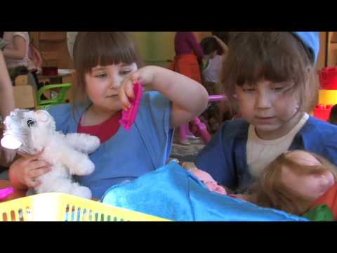 Видео: Один день в саду