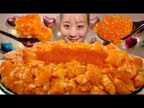 Видео: ASMR лосось и икра лосося рис【русские субтитры】【Mukbang/ Eating Sounds】