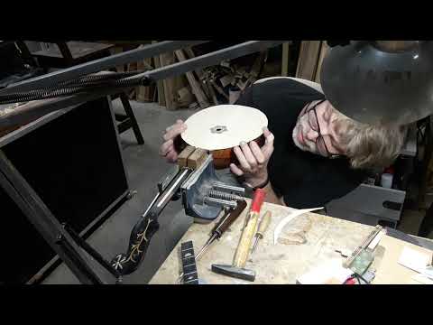 Видео: Замена деки на домре