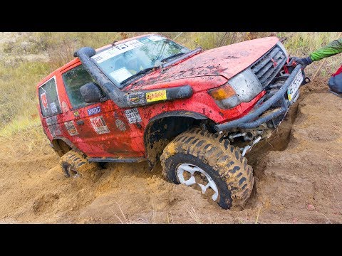 Видео: НИВА vs Mitsubishi Pajero - Off-Road.