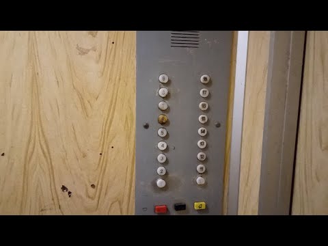 Видео: Лифт КМЗ-1995 в доме 2004 года!