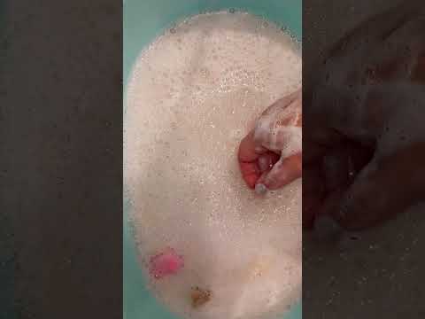 Видео: Мыление вкусного мыла🥰🧼