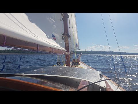 Видео: Спуск на воду и первый поход на яхте Красотка