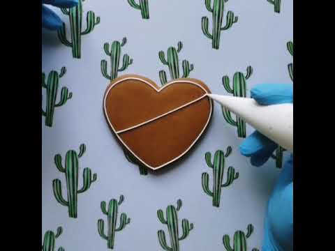 Видео: Роспись пряника "Ажурное сердце"