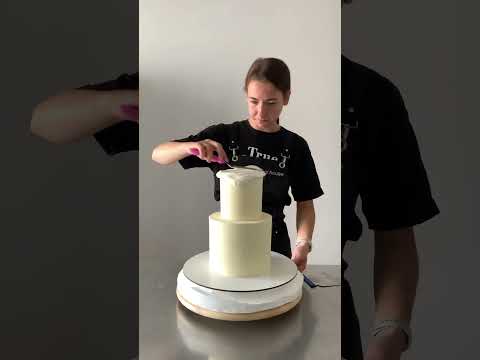 Видео: Декор свадебного торта из вафельной бумаги