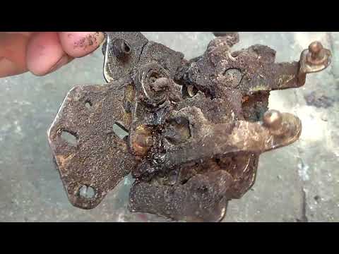 Видео: Замок ДВЕРИ ПЛОХО ОТКРЫВАЕТСЯ СНАРУЖИ, очистка, ремонт и восстановление замка ВАЗ-2109