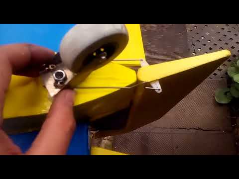 Видео: Радиоуправляемый самолёт с мотором от мотокосы часть 6