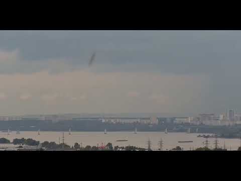 Видео: Звуки города, в одном из дворов. Soundscapes. City field recording - Tascam DR-05X.