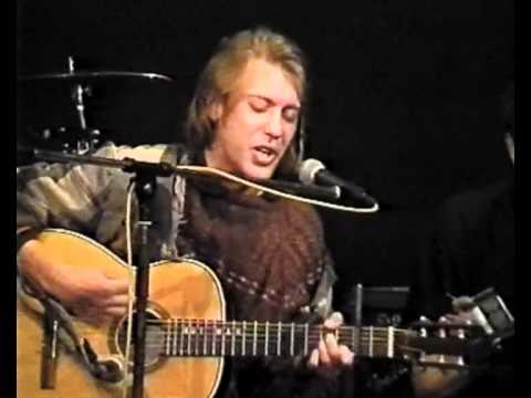 Видео: Веня Дркин на Басманке 22 марта 1997