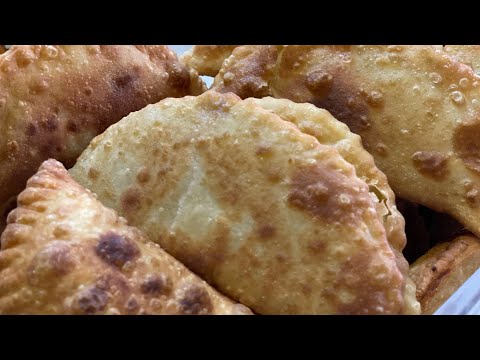 Видео: Любимый рецепт чебуреков .