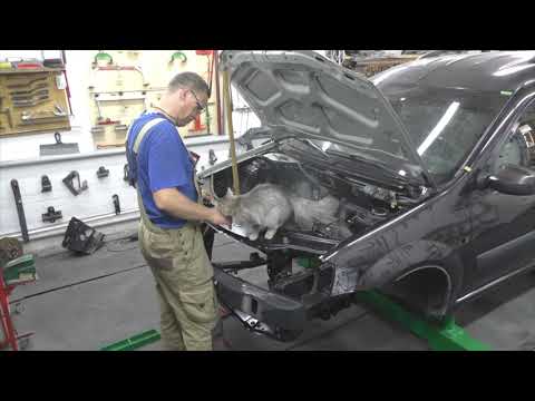 Видео: Лада Ларгус. Установка новых лонжеронов, ни слова про герметик. Body repair after an accident.