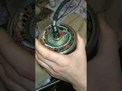 Видео: Разница в работе обычного контроллера электровелосипеда и синусного контроллера.