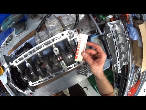 Видео: Гидроцикл, который любит масло. Сборка мотора. Часть 3