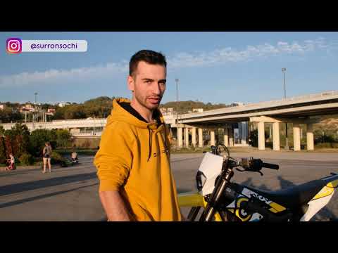 Видео: Surron Storm bee обзор электромотоцикла тест-драйв