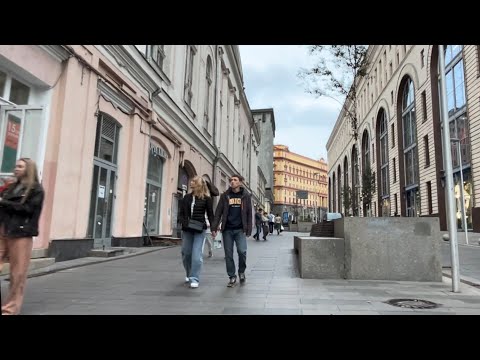 Видео: Прогулка по центру Москвы на самокате. Часть 1. Скорость 2x.