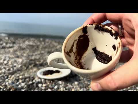 Видео: Что и кто на пороге 🥹🥰 Что ждет тебя в эти дни ✨♥️ денежки и любовь #гаданиенакофейнойгуще 