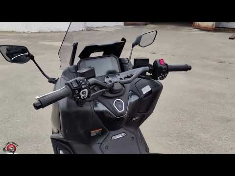 Видео: САМЫЙ ТЕХНОЛОГИЧНЫЙ СКУТЕР В МИРЕ - НОВЫЙ YAMAHA T-MAX 560 2023 ГОДА!