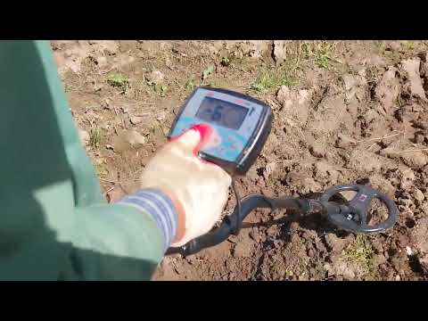 Видео: Minelab X-Terra 705 в действии на ПРОПАХАННОМ ПОЛЕ