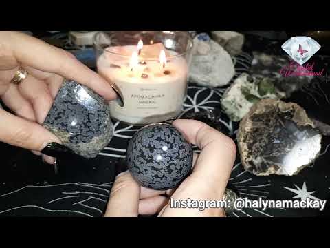 Видео: Часть моей коллекции минералов. Ирнимит "Синяя Яшма", Диопсид, Шерл, Лавандовый Жадеит, Мерлинит.