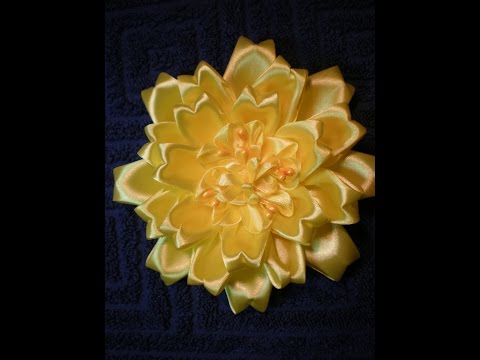 Видео: ПЫШНЫЙ ЦВЕТОК из атласной ленты. Осваиваем новые лепестки! /Tsvetyiz tapes