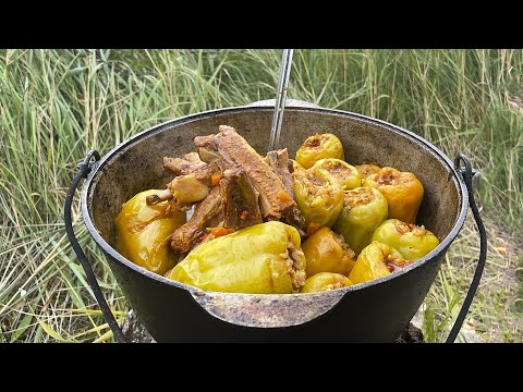 Видео: ФАРШИРОВАНЫЙ ПЕРЕЦ плюс СВИНЫЕ РЕБРЫШКИ В КАЗАНЕ