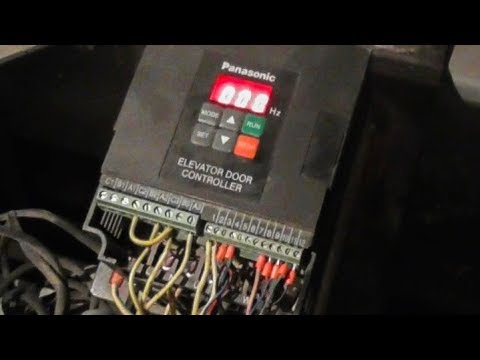 Видео: Зае*али двери на китайском лифте! Психанул!