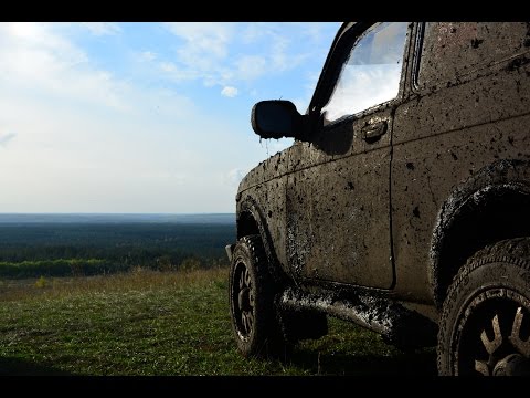 Видео: Кто кого на бездорожье? Нива, Хайлюкс, Джимни. Часть 1, Царь горы.